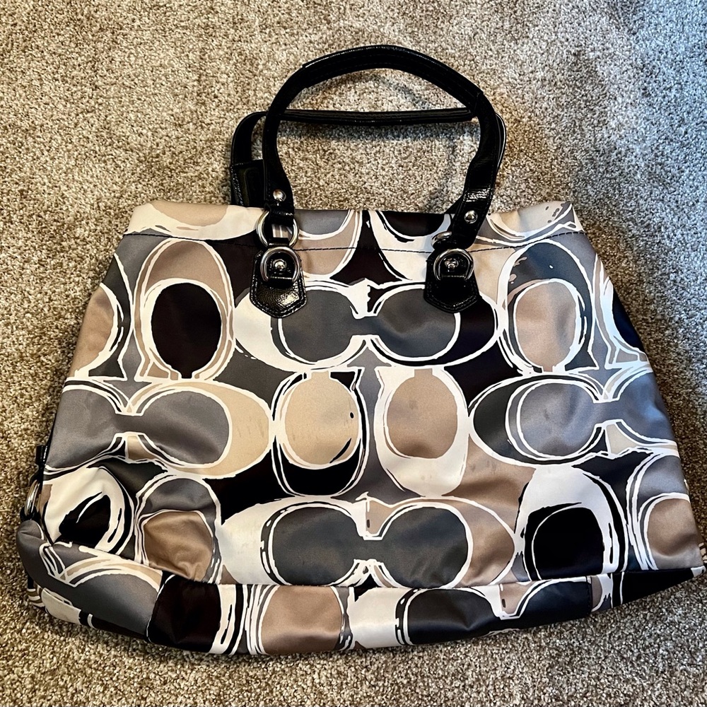 Coach Ashley Scarf Print - Picture 2 of 6